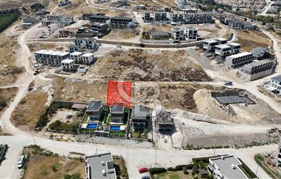 Menemen Villa Kent Etrafı Sitelerin Olduğu Bölgede Satılık Arsa