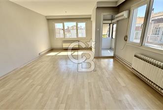 Atatürk Bulvarı’nda Merkezi ve Aydınlık 3+1 Kiralık Daire 