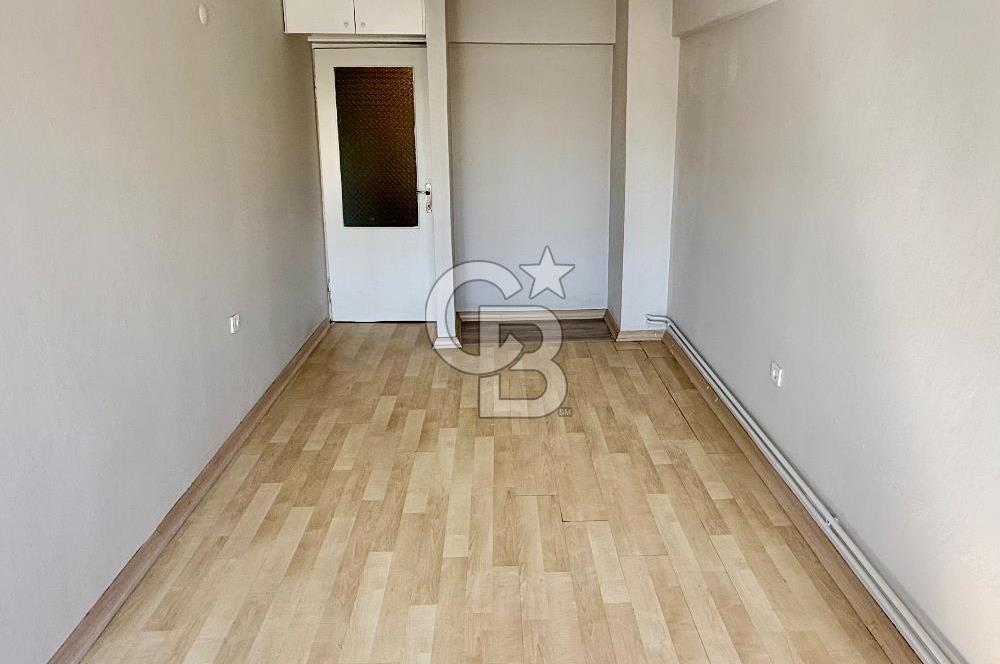Atatürk Bulvarı’nda Merkezi ve Aydınlık 3+1 Kiralık Daire 