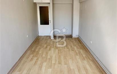Atatürk Bulvarı’nda Merkezi ve Aydınlık 3+1 Kiralık Daire 