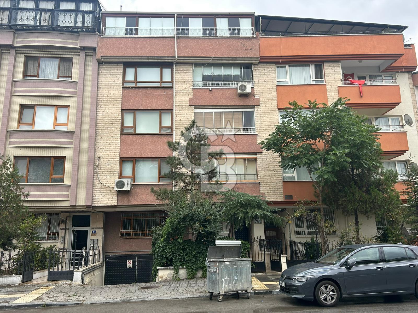 YENİMAHALLE RAGIP TÜZÜN CADDE'DE 3+1 GİRİŞ KAT SATILIK DAİRE