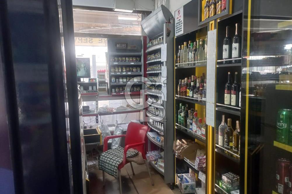 Bahariye Zübeyde Hanım Caddesi'nde İşlek Satılık Dükkan