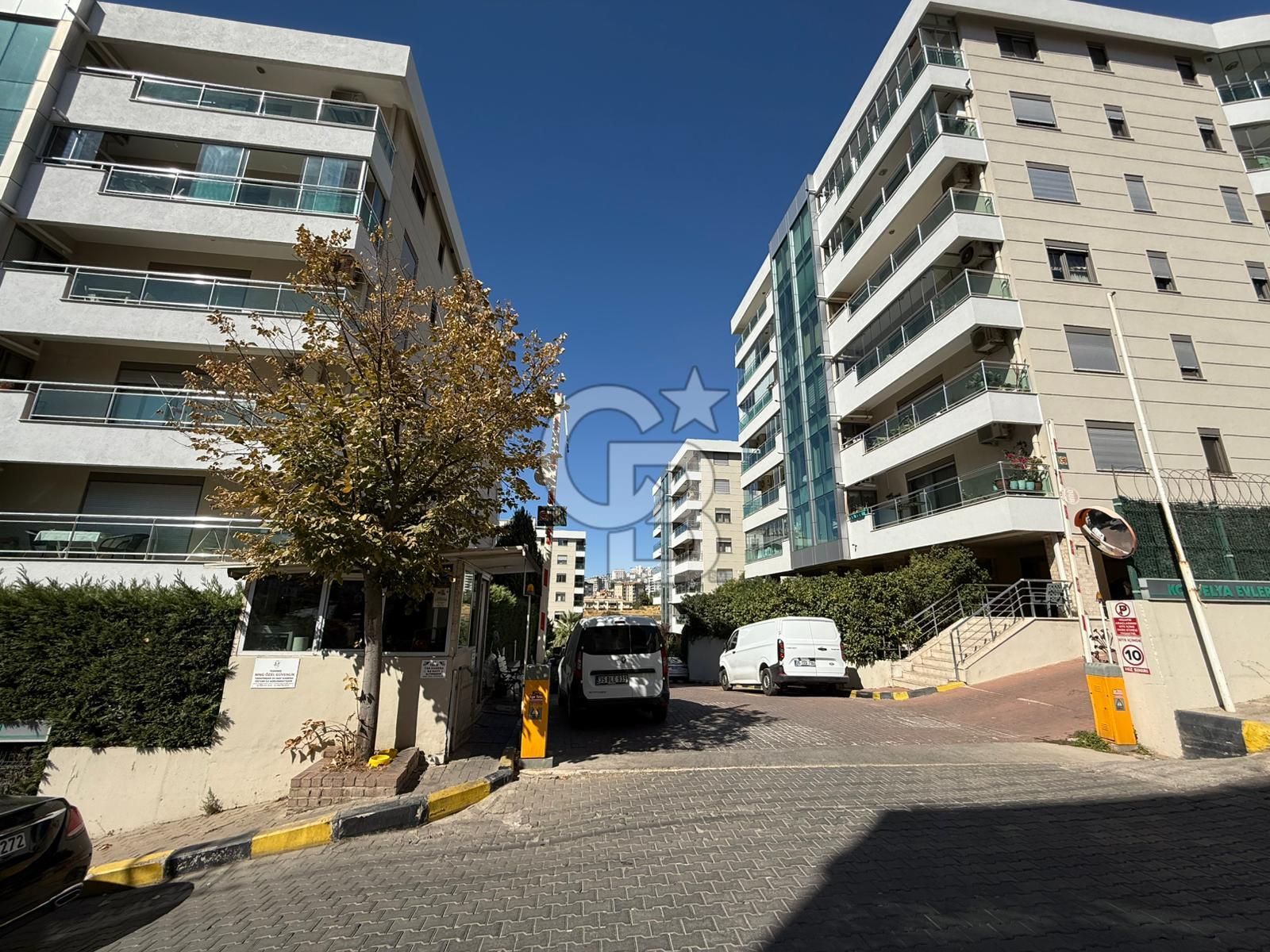 KARABAĞLAR KORDELYA SİTESİNDE SATILIK 3+1 DAİRE