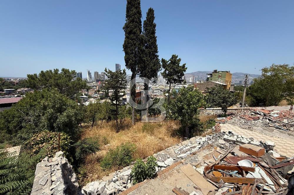 KONAK GÜNEY MAHALLESİNDE KÖRFEZ MANZARALI SATILIK ARSA