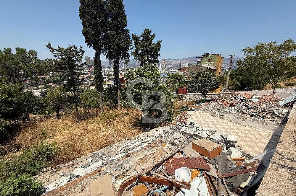 KONAK GÜNEY MAHALLESİNDE KÖRFEZ MANZARALI SATILIK ARSA