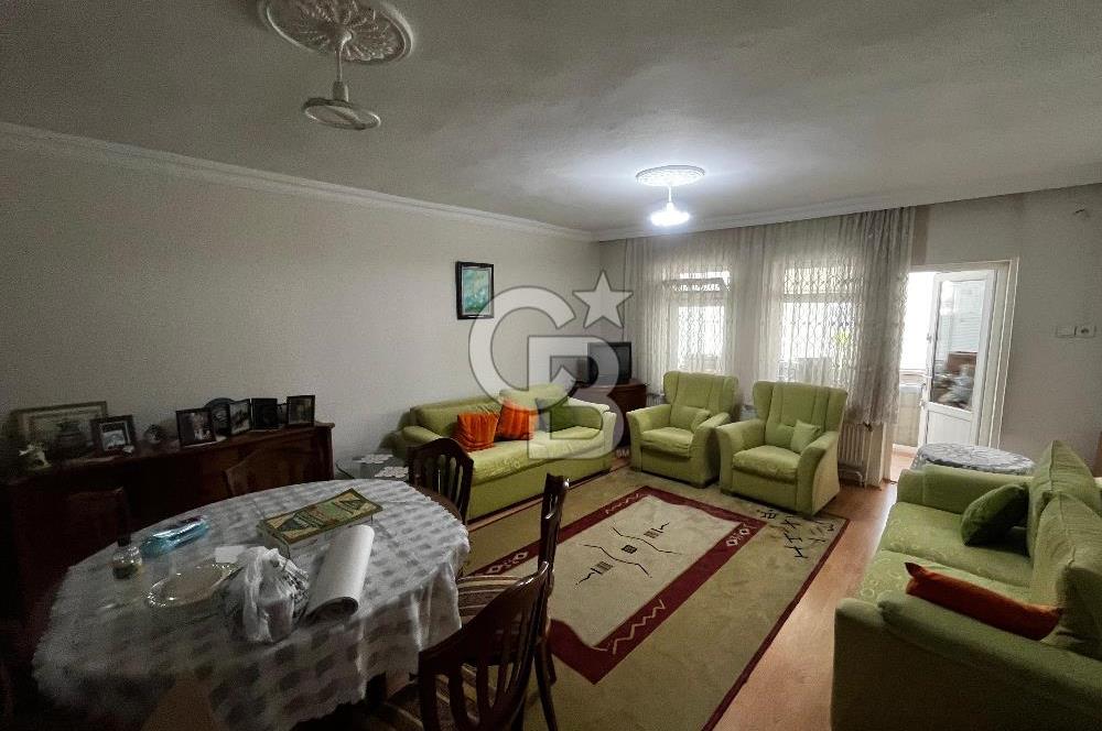ERGAZİ MAHALLESİ AKÇAKENT SİTESİ 3+1 BOŞ BAKIMLI SATILIK DAİRE