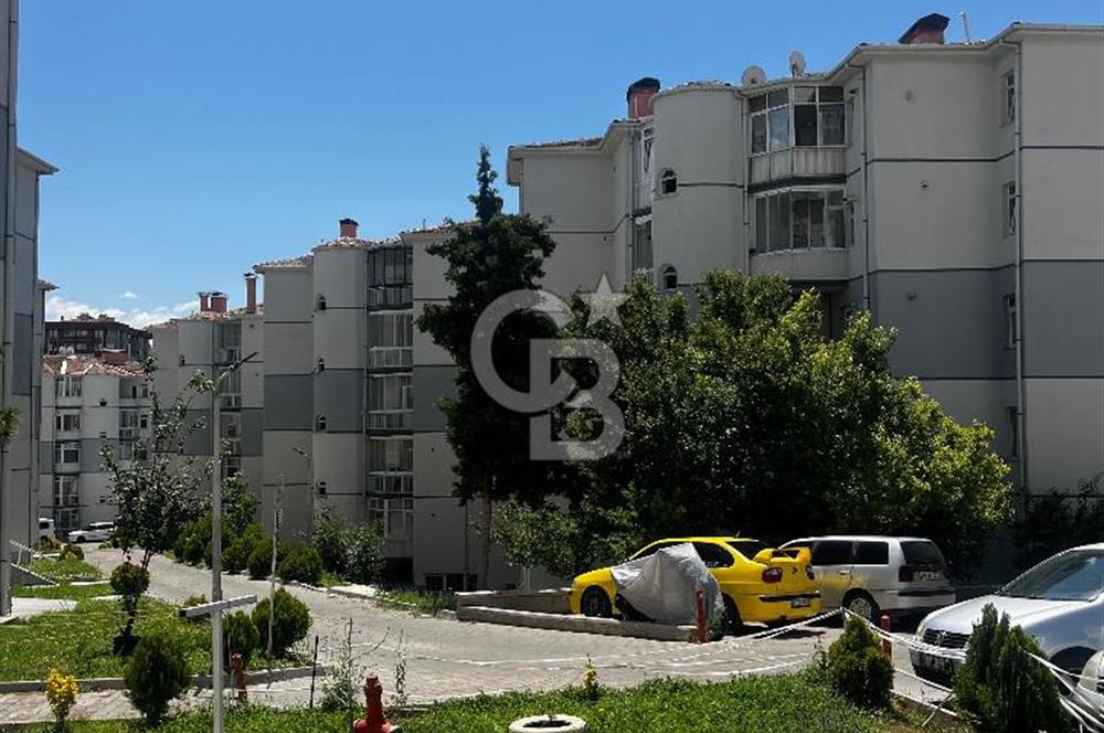 ERGAZİ MAHALLESİ AKÇAKENT SİTESİ 3+1 BOŞ BAKIMLI SATILIK DAİRE