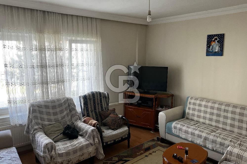 ERGAZİ MAHALLESİ AKÇAKENT SİTESİ 3+1 BOŞ BAKIMLI SATILIK DAİRE