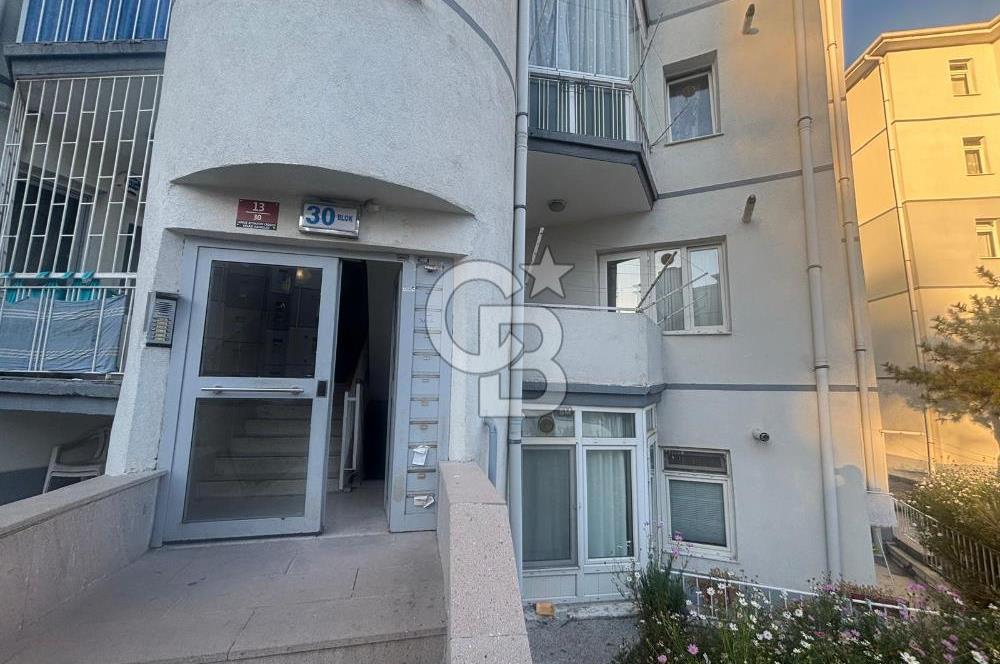 ERGAZİ MAHALLESİ AKÇAKENT SİTESİ 3+1 BOŞ BAKIMLI SATILIK DAİRE