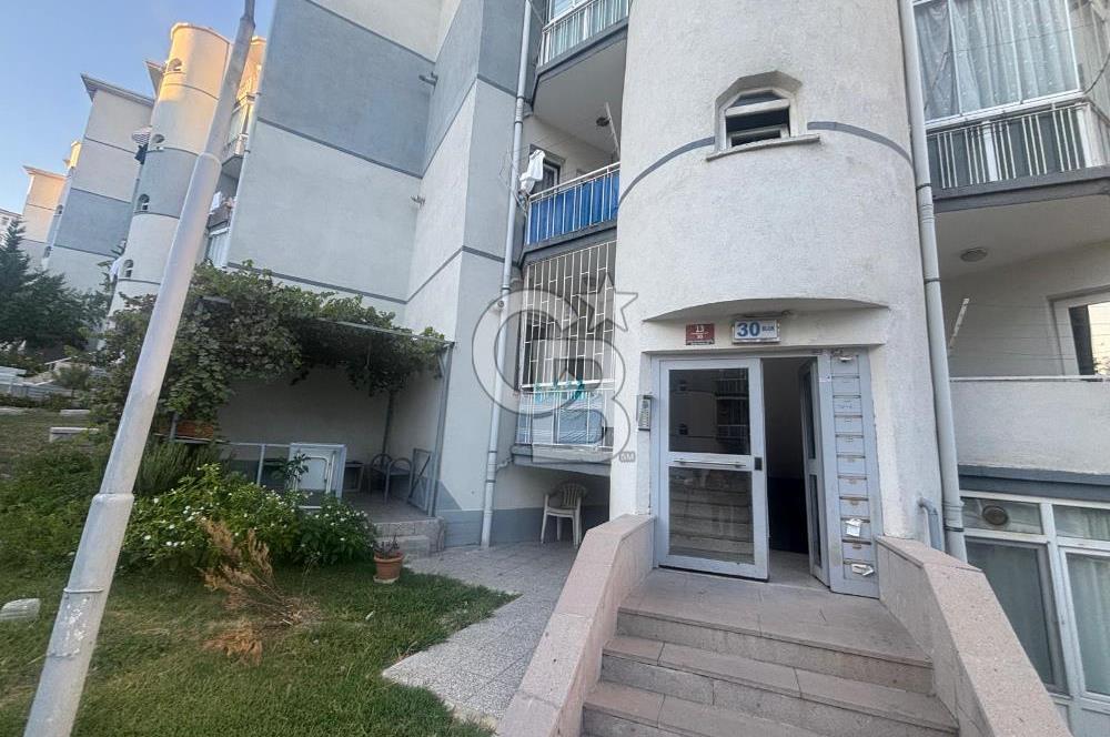 ERGAZİ MAHALLESİ AKÇAKENT SİTESİ 3+1 BOŞ BAKIMLI SATILIK DAİRE