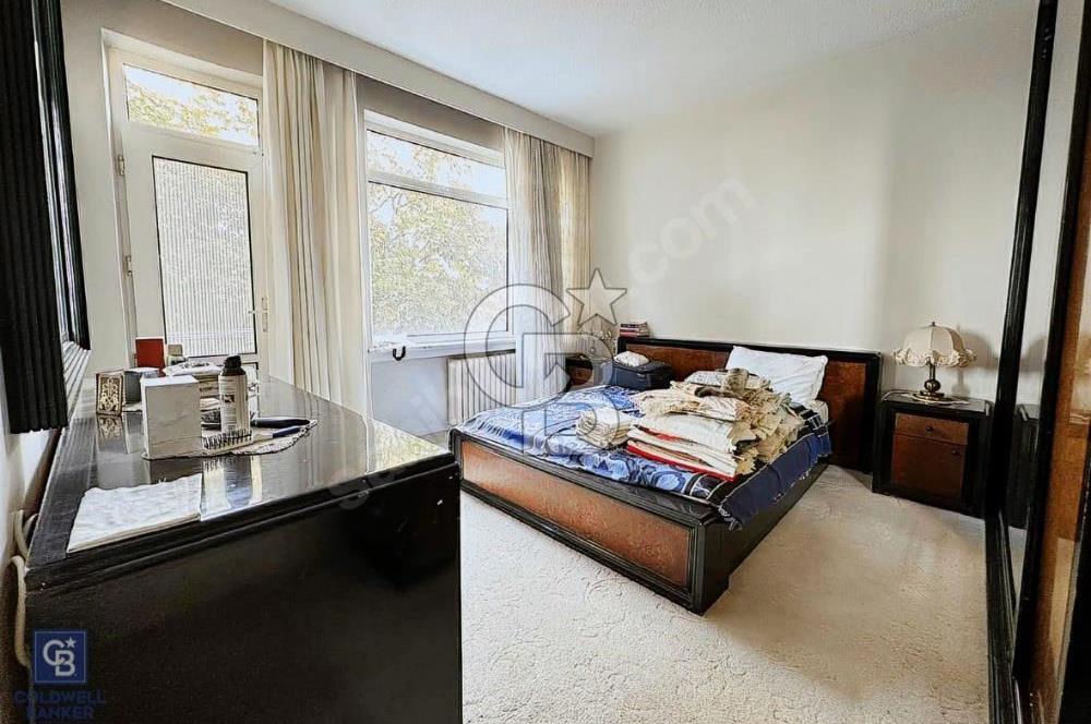 CADDEBOSTAN BAĞDAT CADDESİ ÜZERİNDE OFİS&İŞYERİ KİRALIK 3+1