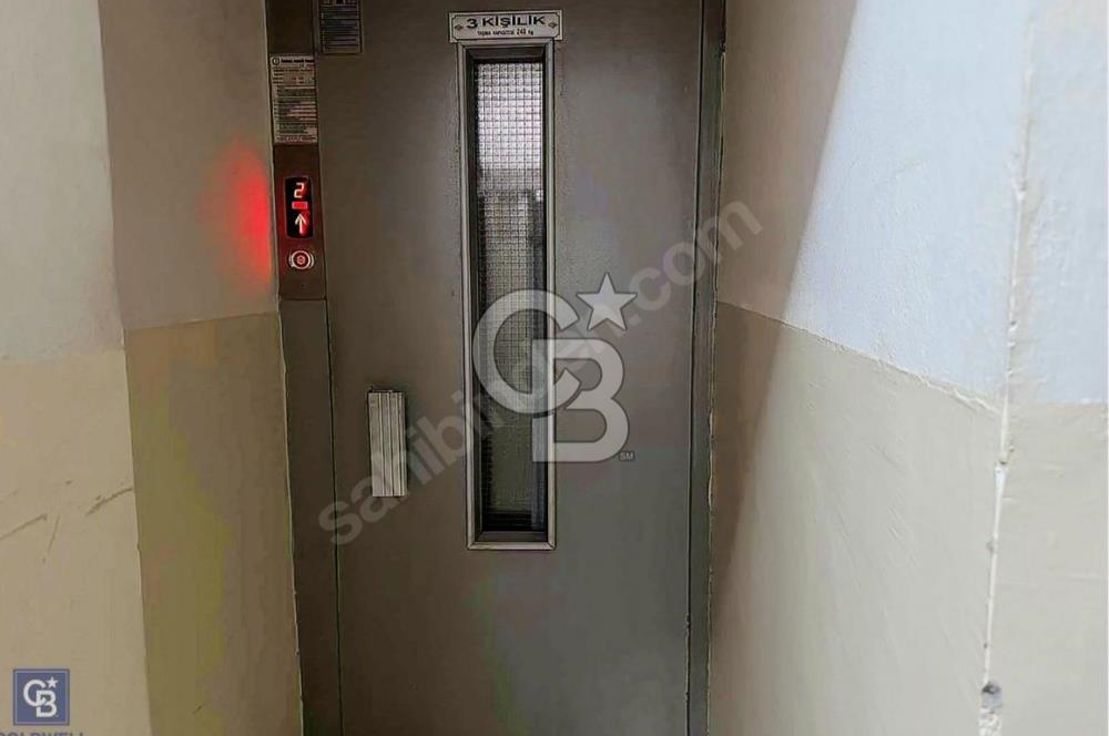CADDEBOSTAN BAĞDAT CADDESİ ÜZERİNDE OFİS&İŞYERİ KİRALIK 3+1