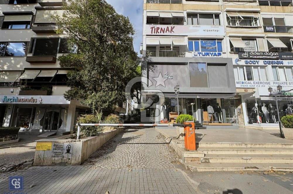 CADDEBOSTAN BAĞDAT CADDESİ ÜZERİNDE OFİS&İŞYERİ KİRALIK 3+1