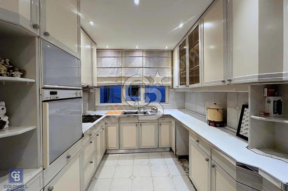 CADDEBOSTAN BAĞDAT CADDESİ ÜZERİNDE OFİS&İŞYERİ KİRALIK 3+1