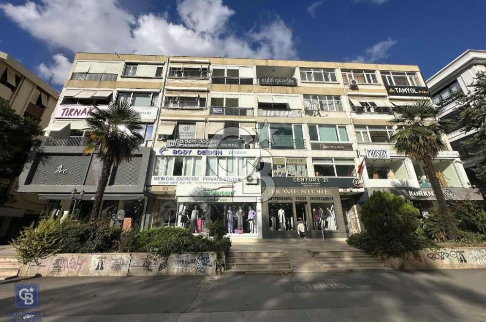 CADDEBOSTAN BAĞDAT CADDESİ ÜZERİNDE OFİS&İŞYERİ KİRALIK 3+1