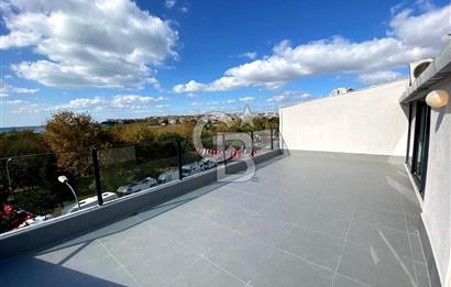 Kalamış'ta Park ve Deniz Manzaralı Teraslı Kiralık Daire