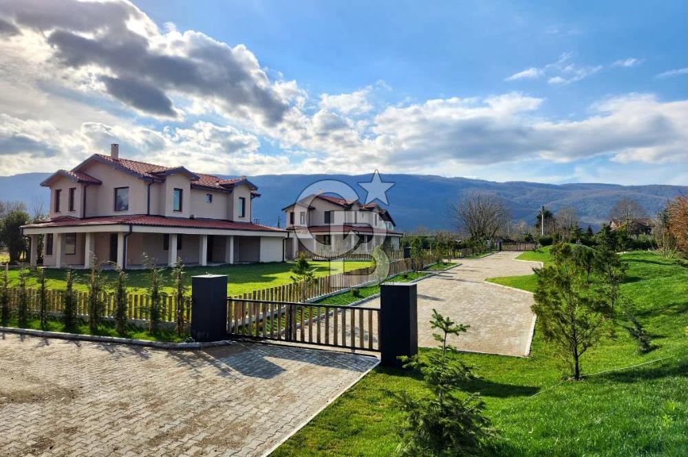 Yeşilyayla Köyü'nde Doğayla İç İçe 775m² Arsalı İskanlı Villa