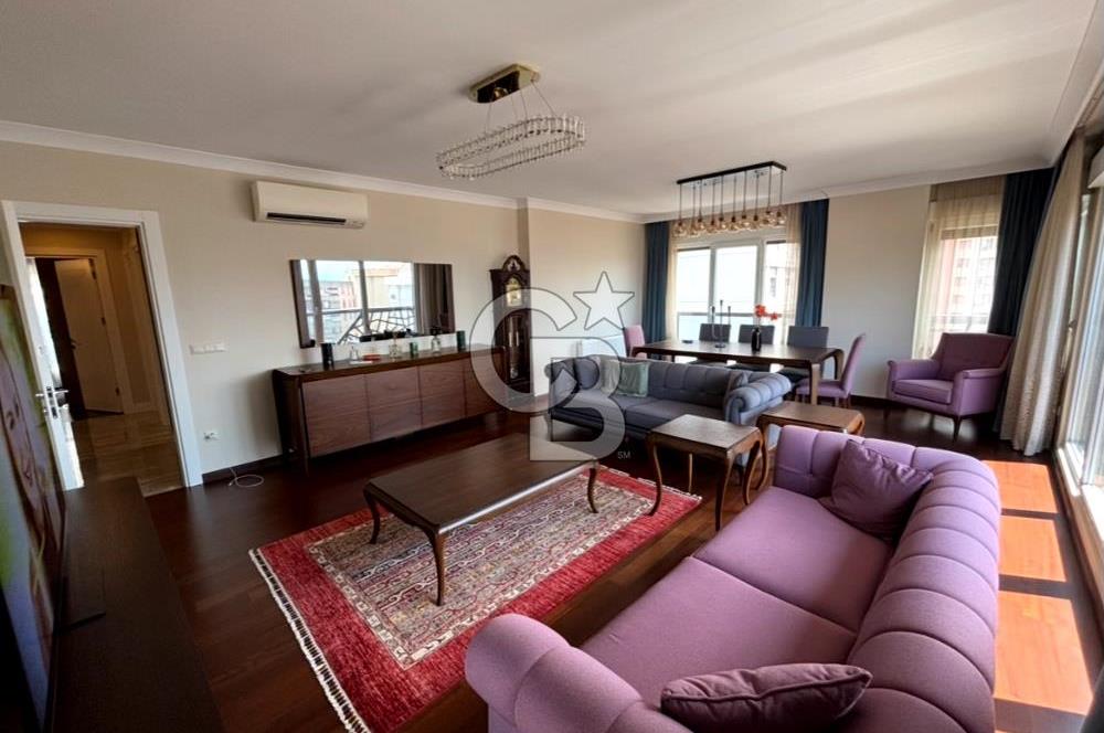 Çiftehavuzlar Sahil'de Kısmi Deniz Manzaralı Balkonlu 4+1 Daire