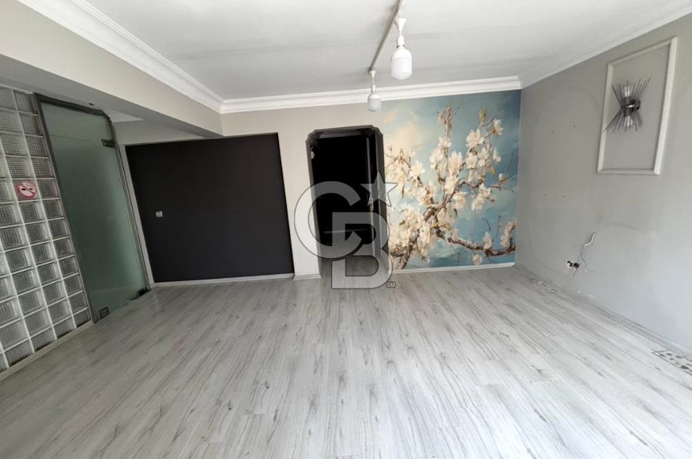 Fatih Fevzipaşa Cad. Üzerinde Kiralık Balkonlu İş Yeri