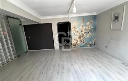 Fatih Fevzipaşa Cad. Üzerinde Kiralık Balkonlu İş Yeri