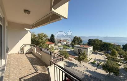 İZMİT İNÖNÜ CADDESİNDE MANZARALI ARAKAT SATILIK 120M2 DAİRE