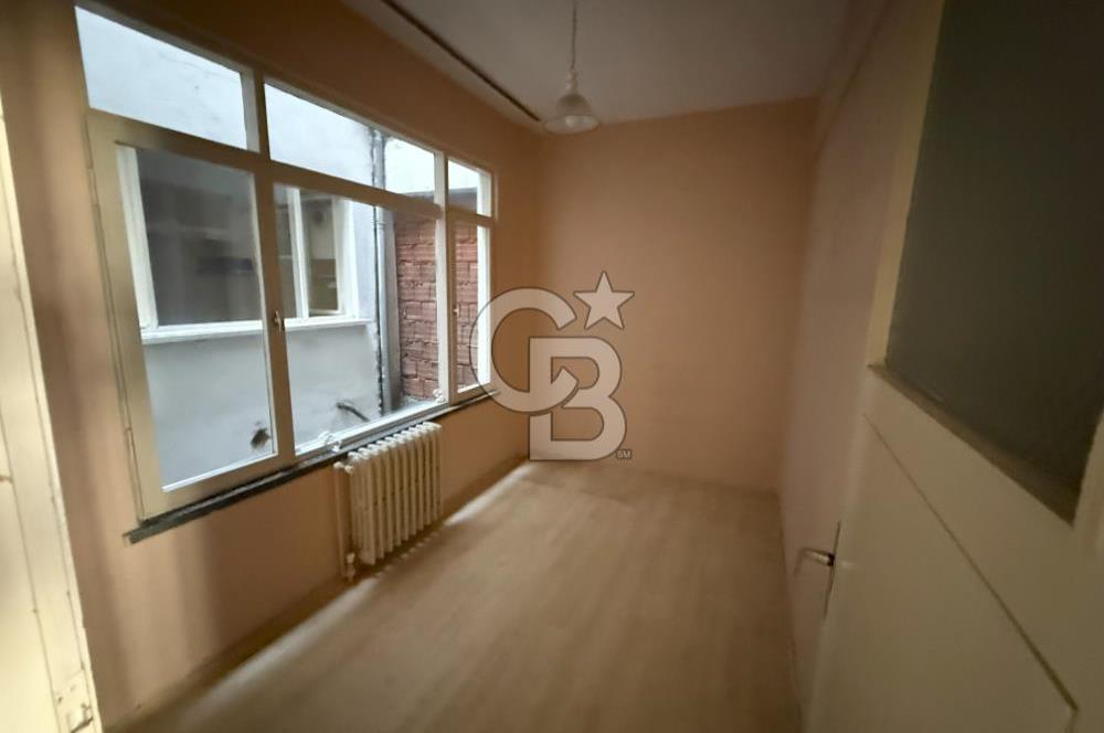 İZMİT İNÖNÜ CADDESİNDE MANZARALI ARAKAT SATILIK 120M2 DAİRE