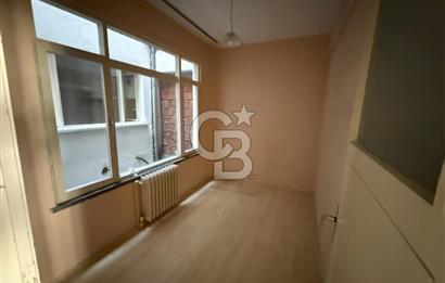 İZMİT İNÖNÜ CADDESİNDE MANZARALI ARAKAT SATILIK 120M2 DAİRE