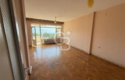 İZMİT İNÖNÜ CADDESİNDE MANZARALI ARAKAT SATILIK 120M2 DAİRE