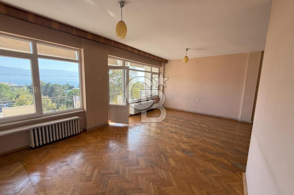 İZMİT İNÖNÜ CADDESİNDE MANZARALI ARAKAT SATILIK 120M2 DAİRE