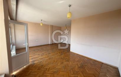 İZMİT İNÖNÜ CADDESİNDE MANZARALI ARAKAT SATILIK 120M2 DAİRE