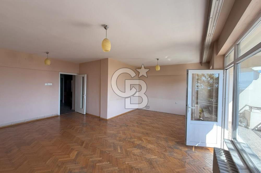 İZMİT İNÖNÜ CADDESİNDE MANZARALI ARAKAT SATILIK 120M2 DAİRE