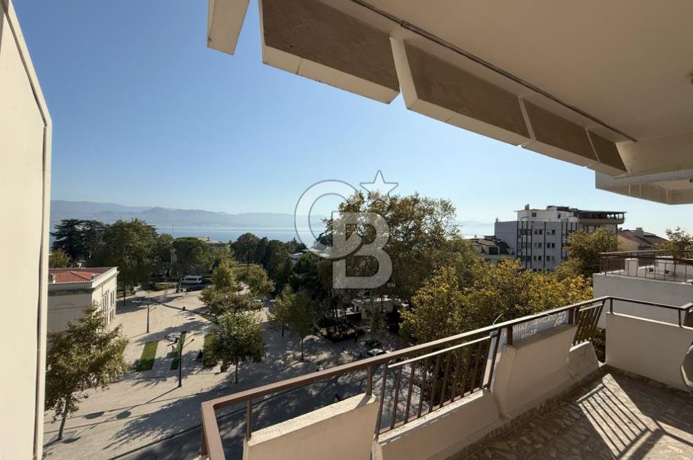 İZMİT İNÖNÜ CADDESİNDE MANZARALI ARAKAT SATILIK 120M2 DAİRE