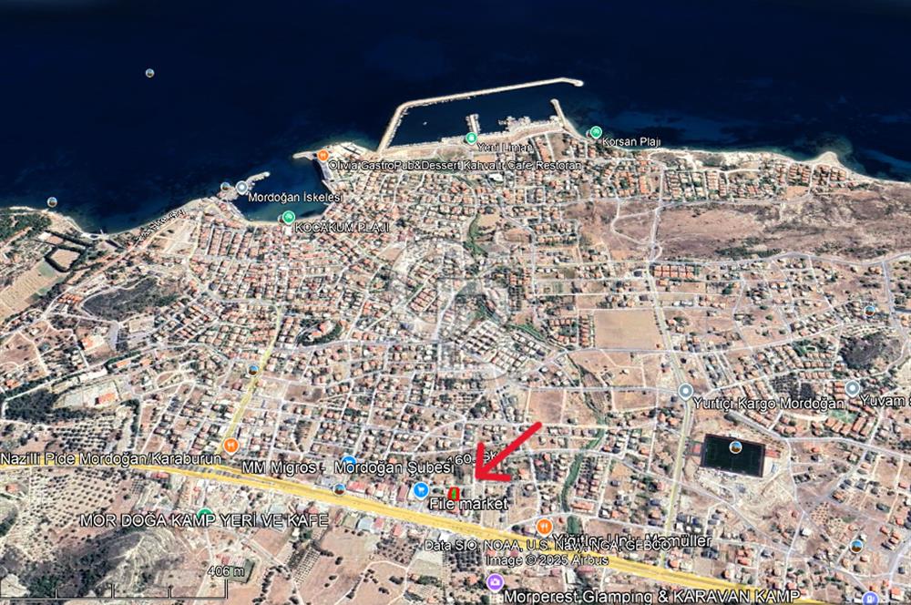 Karaburun Mordoğan Merkez’de Caddeye Çok Yakın Villa İmarlı Arsa