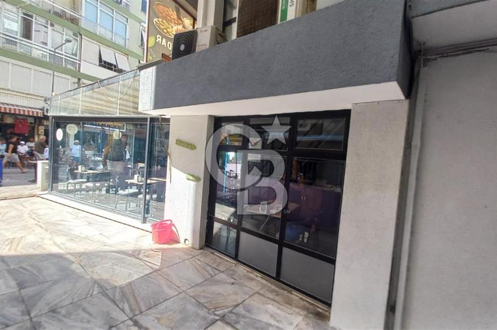  İzmir Bostanlı’da Satılık Çift Dükkan  Yüksek Tabela Değeri!