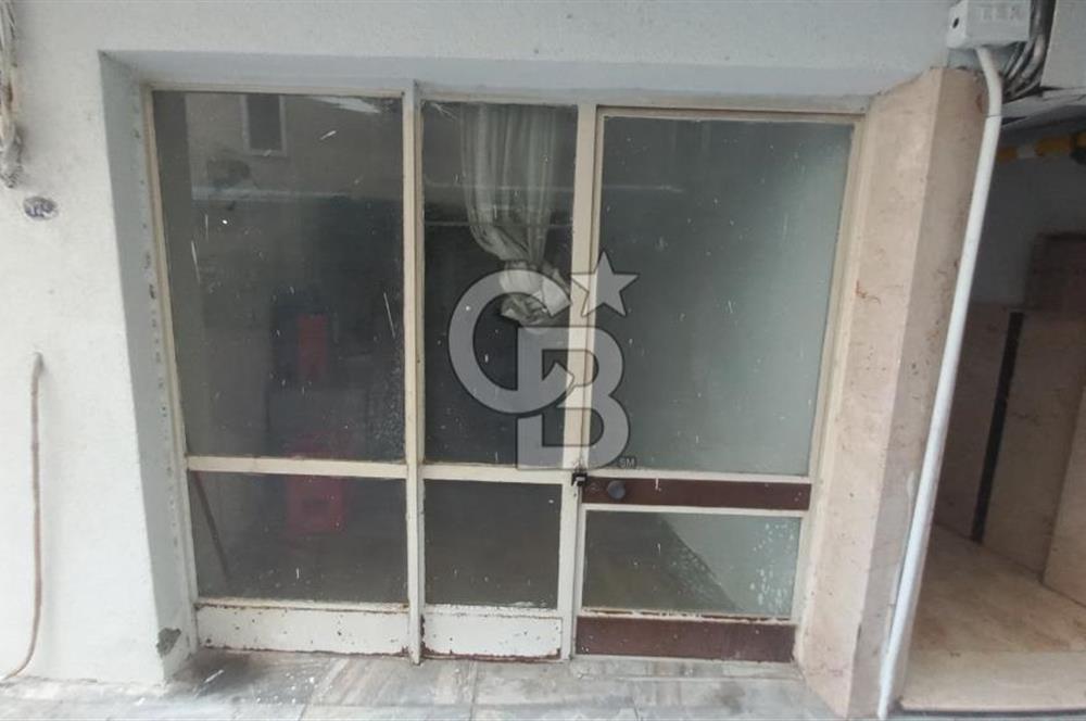  İzmir Bostanlı’da Satılık Çift Dükkan  Yüksek Tabela Değeri!