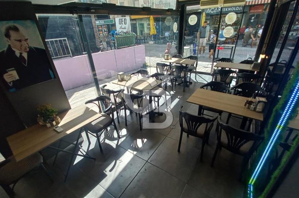  İzmir Bostanlı’da Satılık Çift Dükkan  Yüksek Tabela Değeri!