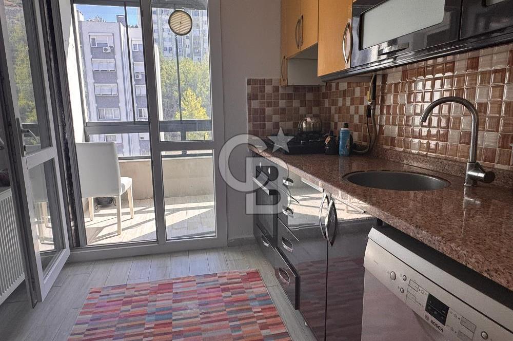 Narlıdere Narbel Sitesinde Doğa ve Deniz Manzaralı Eşyalı Daire