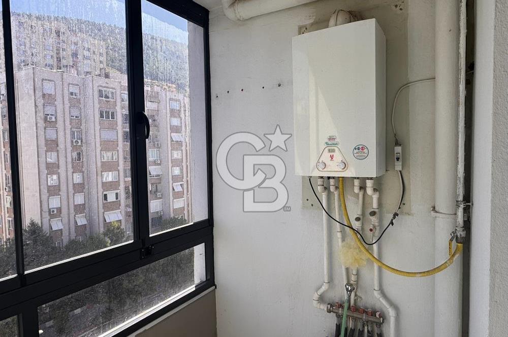 Narlıdere Narbel Sitesinde Doğa ve Deniz Manzaralı Eşyalı Daire