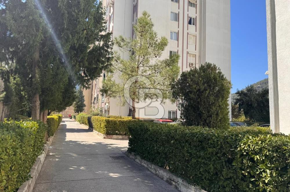 Narlıdere Narbel Sitesinde Doğa ve Deniz Manzaralı Eşyalı Daire