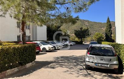 Narlıdere Narbel Sitesinde Doğa ve Deniz Manzaralı Eşyalı Daire