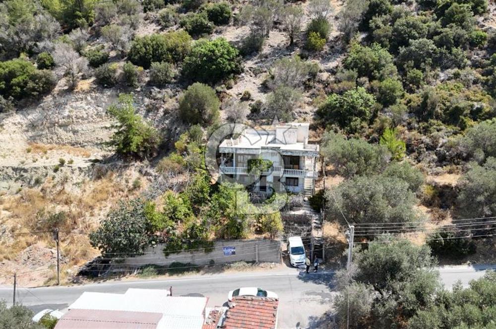 Denize Yakın, Doğa İçinde Karaburun'da Satılık Müstakil Ev
