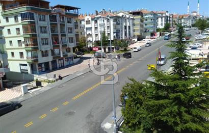 CADDE ÜZERİ MÜKEMMEL KONUM YAPILI 3+1 GENİŞ FERAH KİRALIK DAİRE