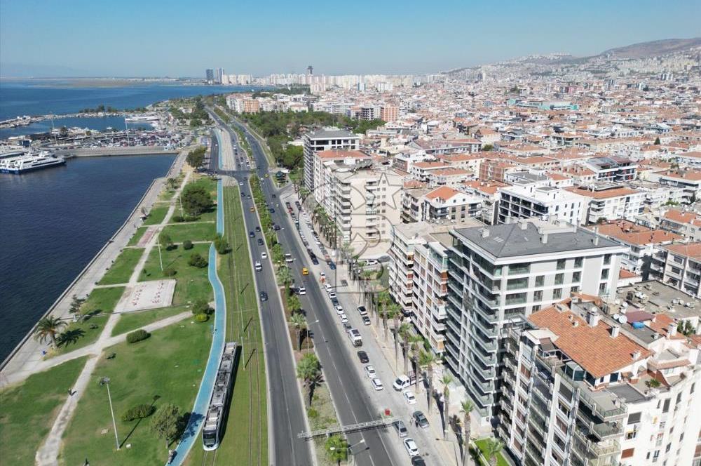 BOSTANLI SAHİLDE PANORAMİK DENİZ MANZARALI SATILIK 3+1 DAİRE
