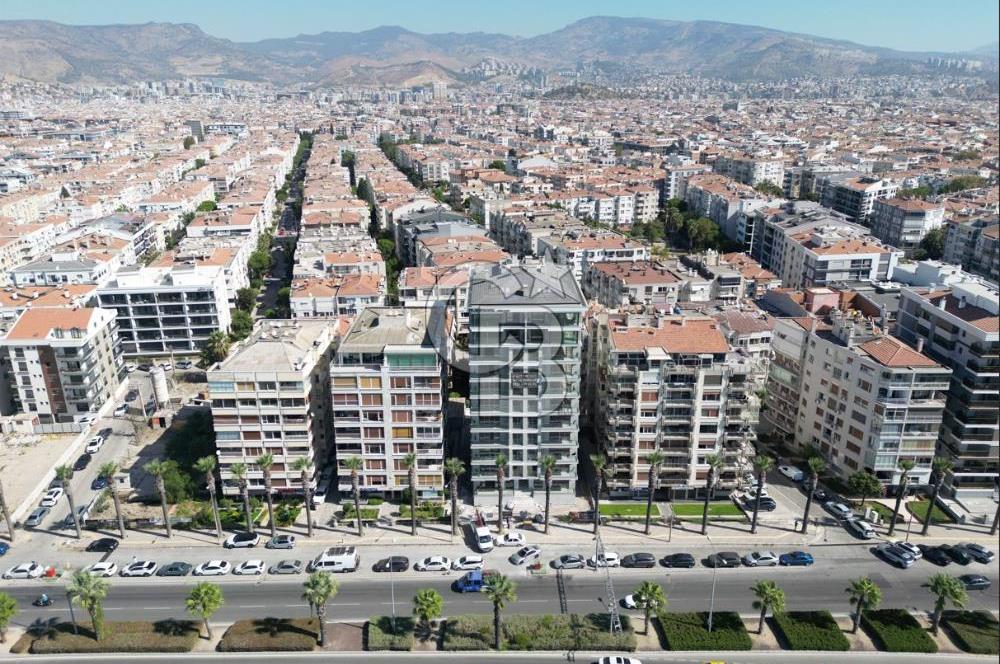 BOSTANLI SAHİLDE PANORAMİK DENİZ MANZARALI SATILIK 3+1 DAİRE