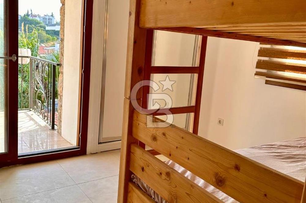 Datça Merkez Burgaz Mevkiinde Satılık Havuzlu Müstakil Villa