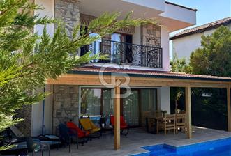 Datça Merkez Burgaz Mevkiinde Satılık Havuzlu Müstakil Villa