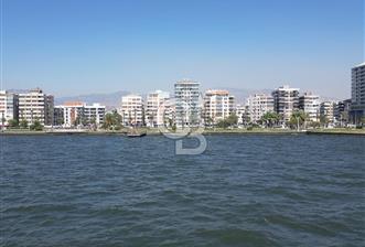 BOSTANLI SAHİLDE PANORAMİK DENİZ MANZARALI SATILIK 3+1 DAİRE