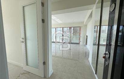 BOSTANLI SAHİLDE PANORAMİK DENİZ MANZARALI SATILIK 3+1 DAİRE