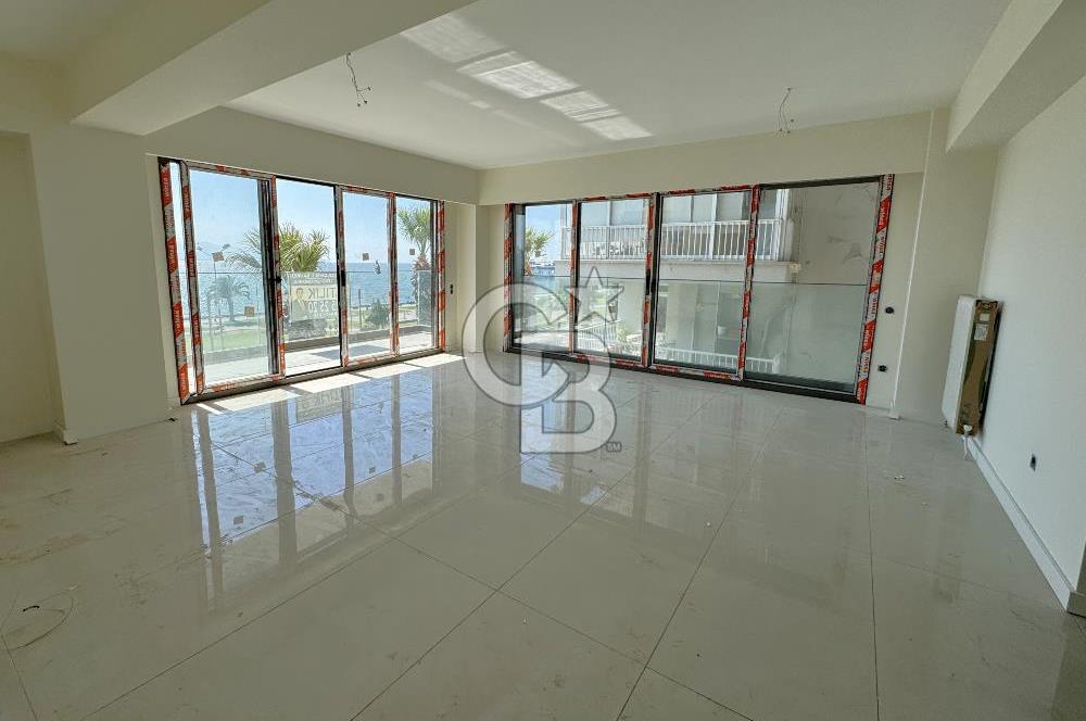 BOSTANLI SAHİLDE PANORAMİK DENİZ MANZARALI SATILIK 3+1 DAİRE
