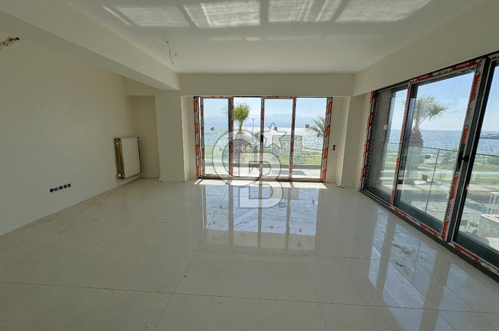 BOSTANLI SAHİLDE PANORAMİK DENİZ MANZARALI SATILIK 3+1 DAİRE